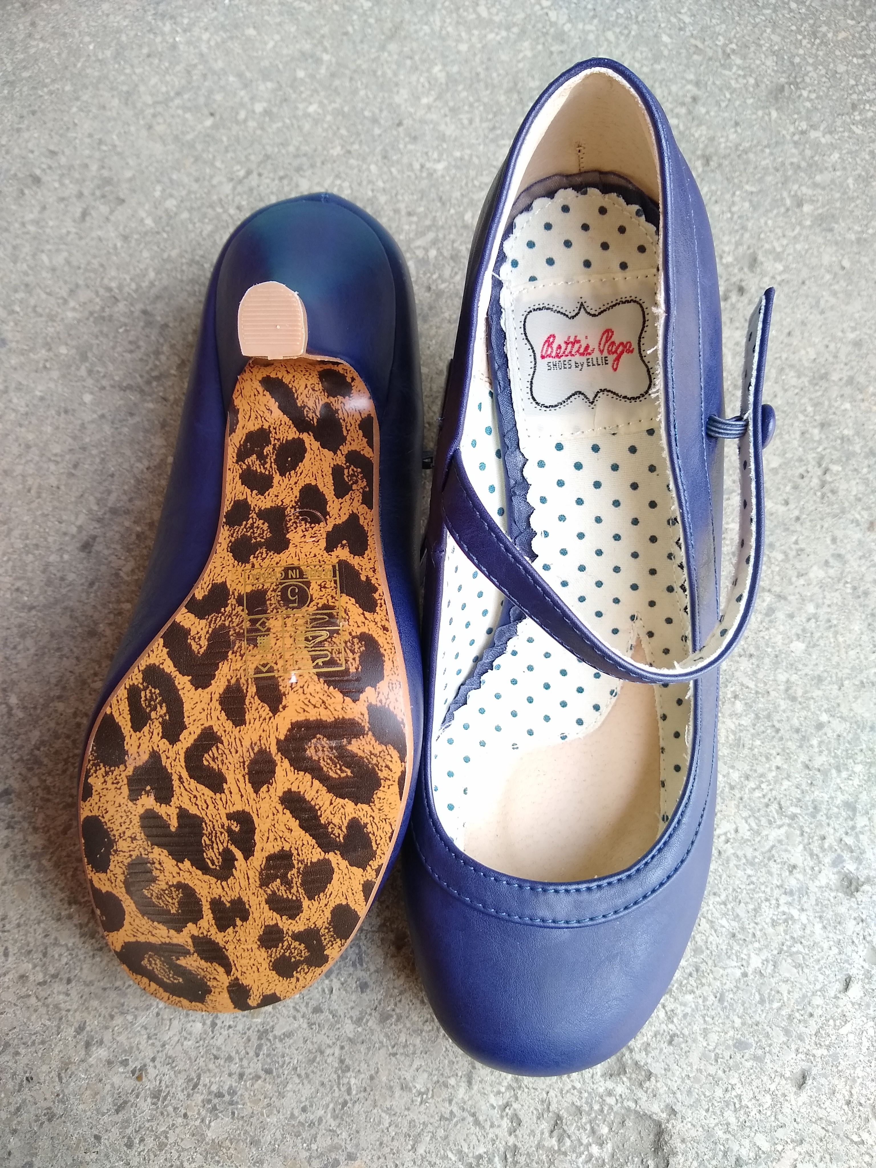 Betty Page Riemchenpumps - blau